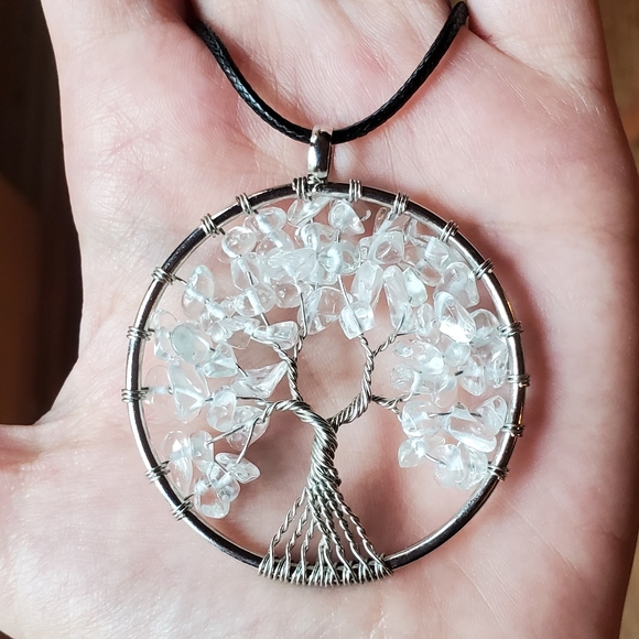 NWOT Crystal Silver Tree of Life Necklace - Picture 6 of 6